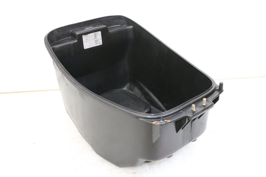 photo de SEAT STORAGE BOX KYMCO AGILITY 4T 50 (2005 - 2018) - Zoom on usage condition