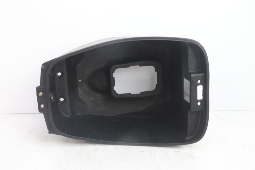 photo de SEAT STORAGE BOX KYMCO AGILITY 4T 50 (2005 - 2018) - Zoom on usage condition