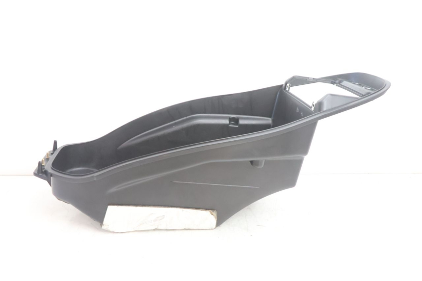 photo de UNDERSEAT STORAGE KYMCO AGILITY CITY 16P 125 (2015 - 2024) - Zoom on usage condition