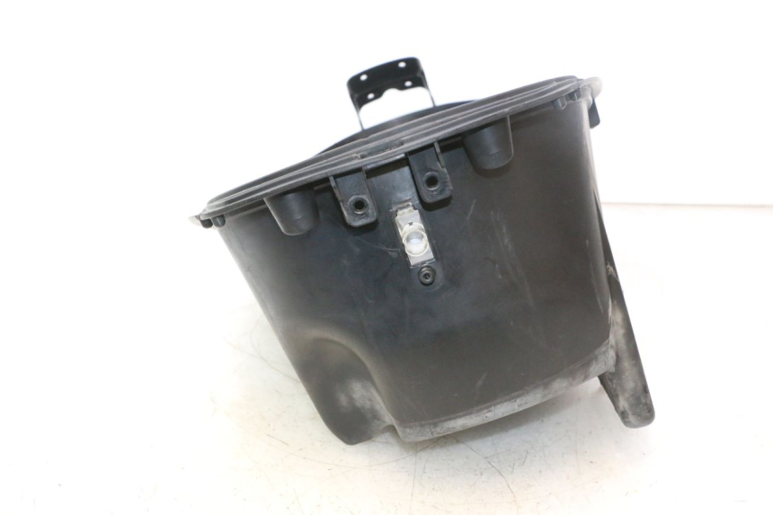 photo de UNDERSEAT STORAGE APRILIA ATLANTIC S 125 (2010 - 2013) - Fixing points details
