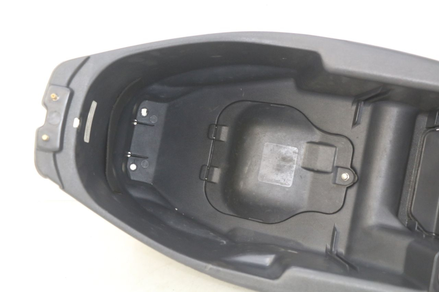photo de SEAT STORAGE BOX HONDA BALI EX 100 (1996 - 2000) - Alternative perspective