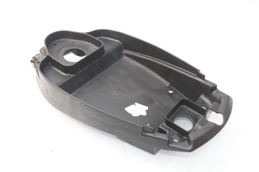 photo de SEAT STORAGE BOX MBK BOOSTER SPIRIT 50 (2004 - 2017) - Technical close-up