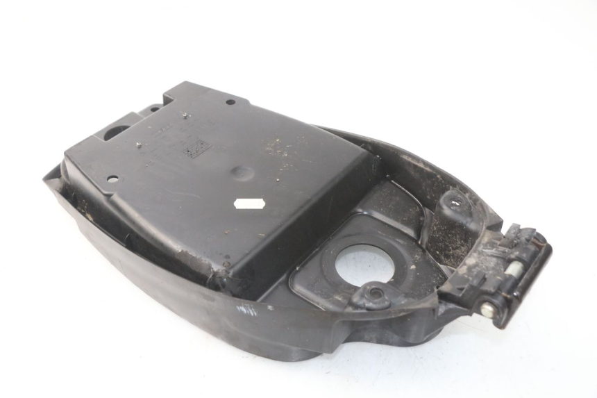 photo de SEAT STORAGE BOX MBK BOOSTER SPIRIT 50 (2004 - 2017) - Zoom on usage condition