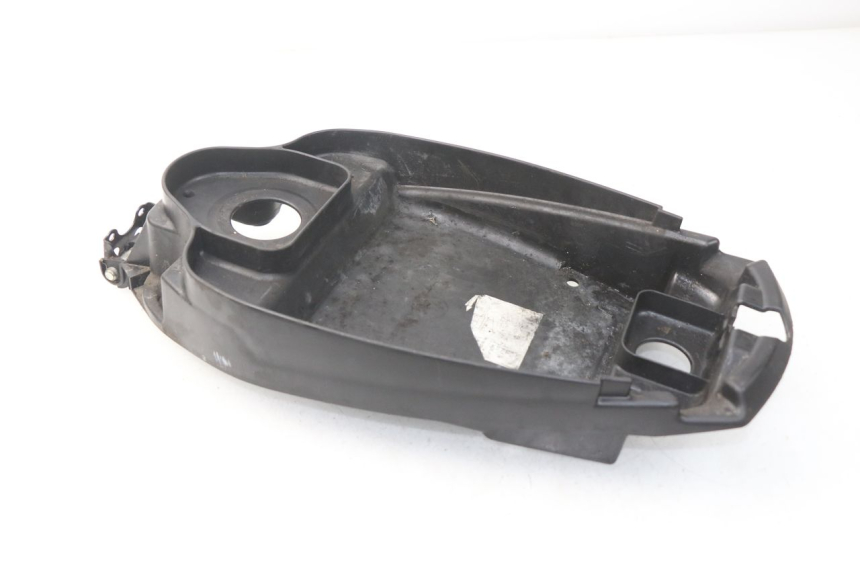 photo de SEAT STORAGE BOX MBK BOOSTER SPIRIT 50 (2004 - 2017) - Technical close-up