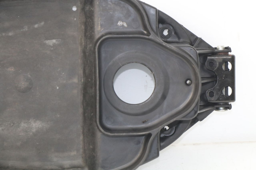 photo de SEAT STORAGE BOX MBK BOOSTER SPIRIT NAKED 50 (2004 - 2017) - Surface and material condition