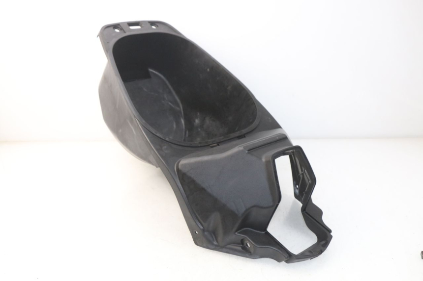photo de SEAT STORAGE BOX YAMAHA BW'S BWS 125 (2010 - 2013) - Technical close-up