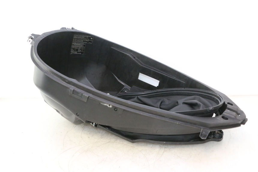 photo de UNDERSEAT STORAGE BMW C SPORT 650 (2015 - 2021) - Detailed visual inspection