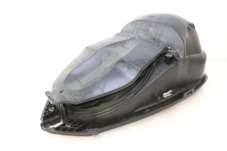 photo de UNDERSEAT STORAGE BMW C SPORT 650 (2015 - 2021) - Surface and material condition