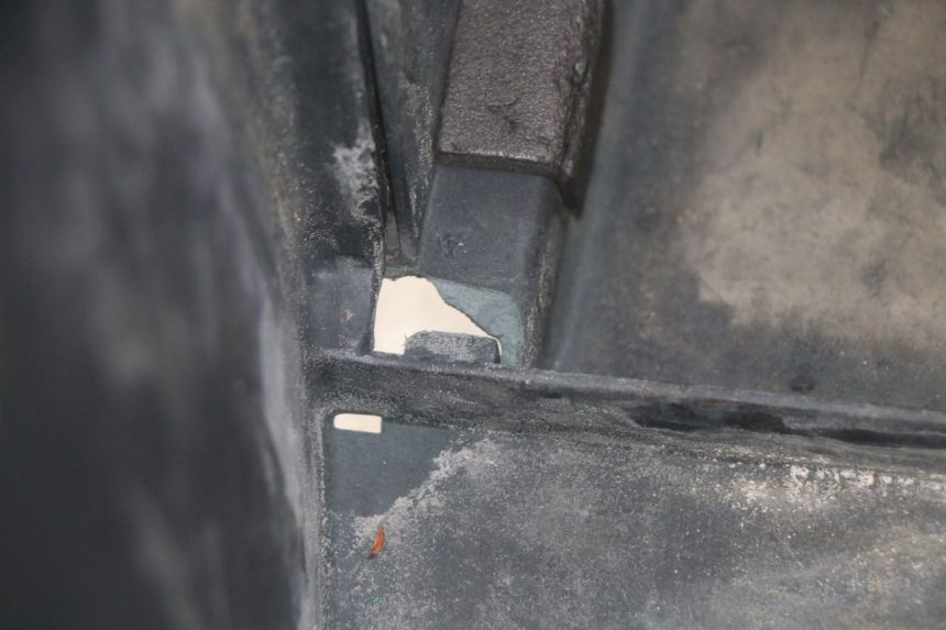 photo de SEAT STORAGE BOX BMW C1 125 (2000 - 2003) - Surface and material condition