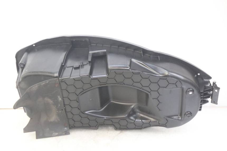 photo de SEAT STORAGE BOX PEUGEOT CITYSTAR AIR 125 (2014 - 2017) - Zoom on usage condition