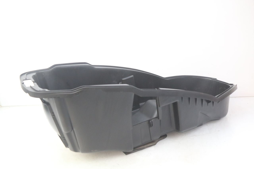 photo de SEAT STORAGE BOX PEUGEOT CITYSTAR 125 (2011 - 2017) - Fixing points details