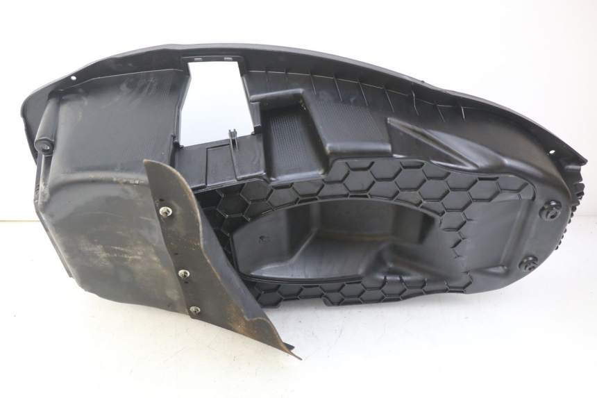 photo de UNDERSEAT STORAGE PEUGEOT CITYSTAR IE 2T 50 (2018 - 2021) - Technical close-up