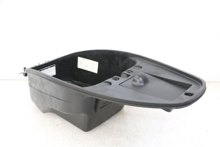 photo de UNDERSEAT STORAGE DAELIM BESBI 125 (2007 - 2008) - Technical close-up