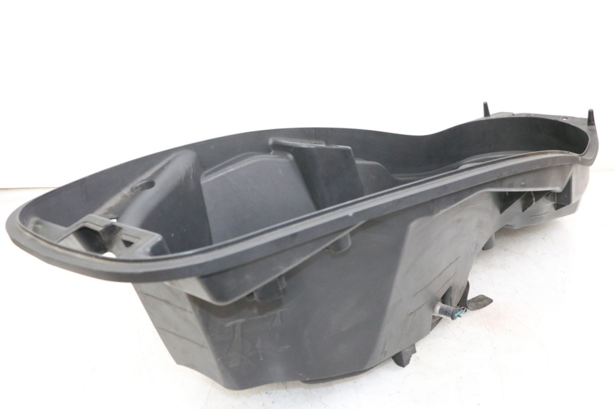 photo de UNDERSEAT STORAGE KYMCO DINK STREET 125 (2009 - 2014) - Technical close-up
