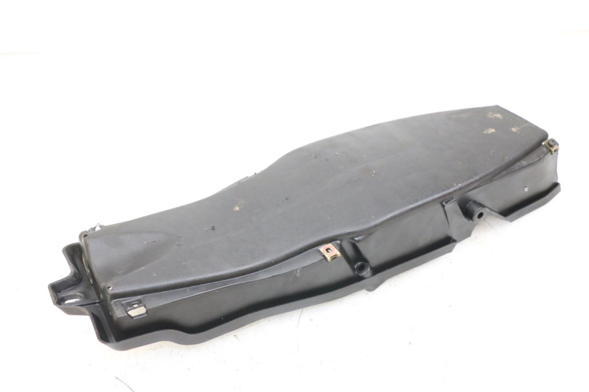 photo de SEAT STORAGE BOX GILERA DNA 50 (2000 - 2007) - Fixing points details