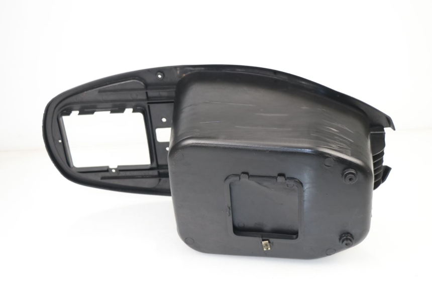 photo de UNDERSEAT STORAGE GOWINN DOLCE VITA 125 (2007 - 2013) - Zoom on usage condition