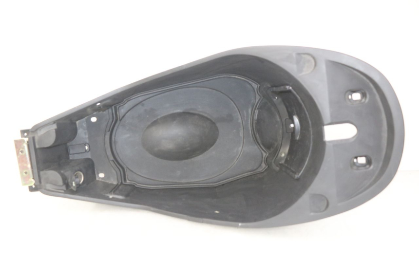 photo de SEAT STORAGE BOX PEUGEOT E-VIVACITY 1 (2012 - 2018) - Surface and material condition