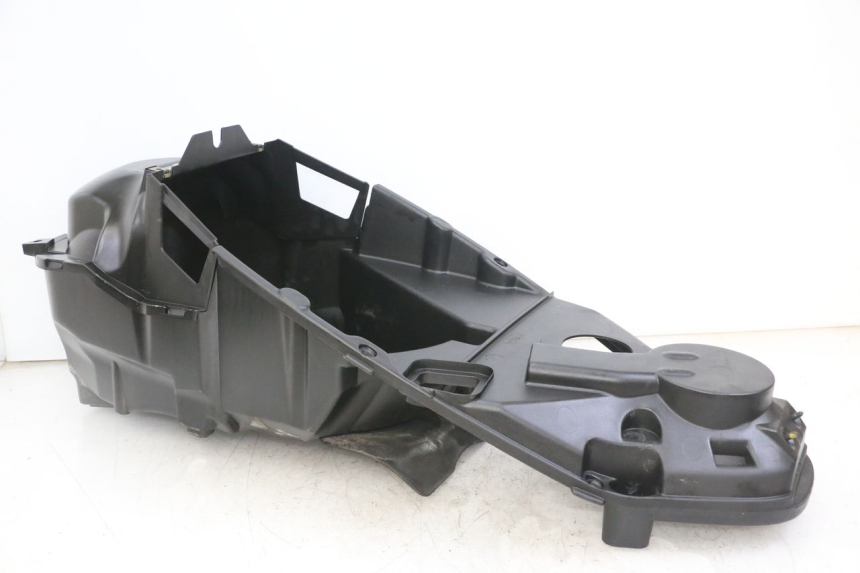 photo de UNDERSEAT STORAGE PEUGEOT ELYSTAR 125 (2002 - 2007) - Technical close-up