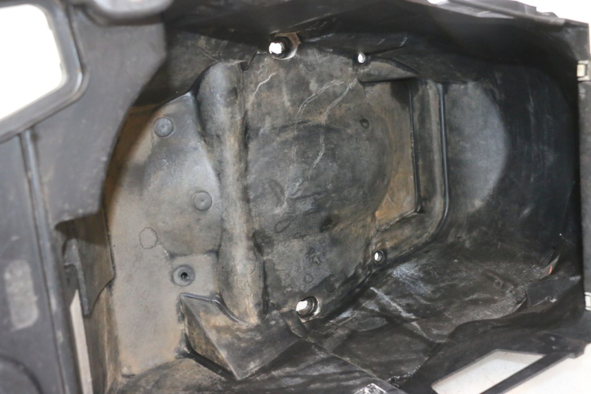 photo de UNDERSEAT STORAGE PEUGEOT ELYSTAR 50 (2002 - 2014) - Component detail