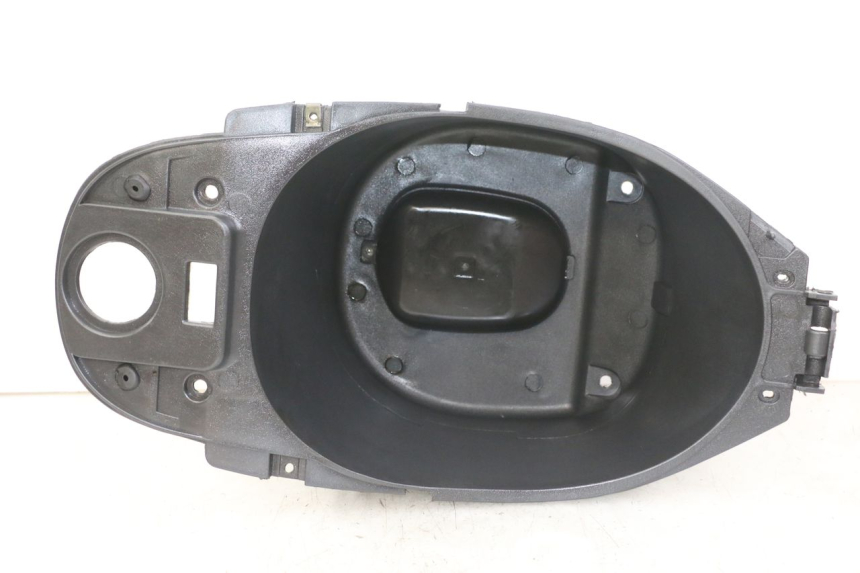 photo de UNDERSEAT STORAGE EUROCKA RETRO 50 (2007 - 2014) - Zoom on usage condition