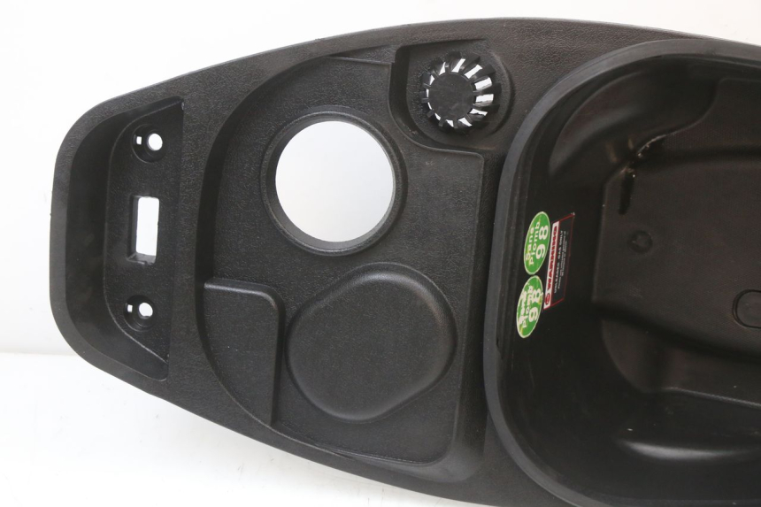 photo de SEAT STORAGE BOX JM MOTORS EVOLIS 4T 50 (2018 - 2022) - Zoom on usage condition