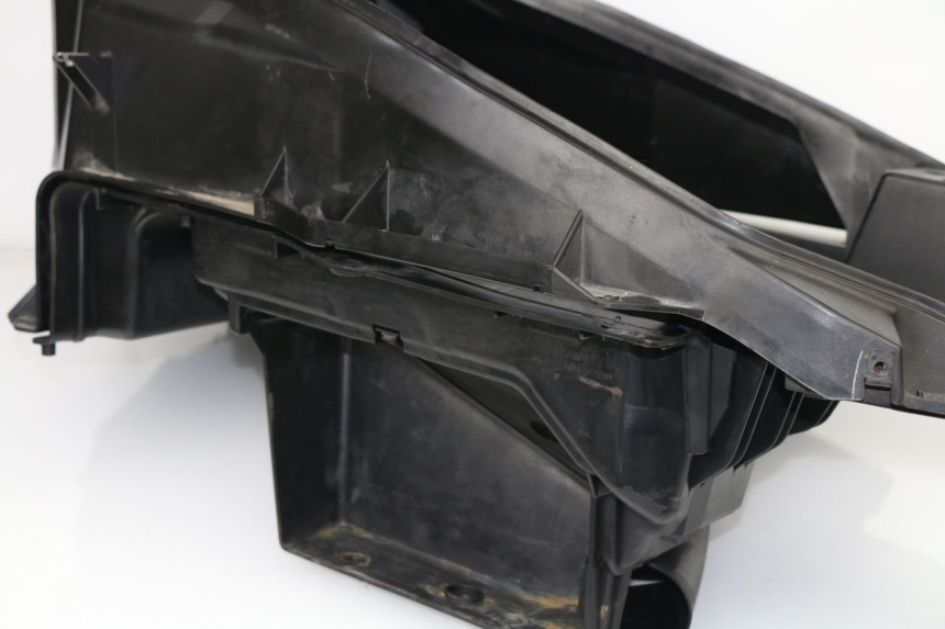 photo de UNDERSEAT STORAGE HONDA FES FORESIGHT 250 (1997 - 2002) - Additional view of the item