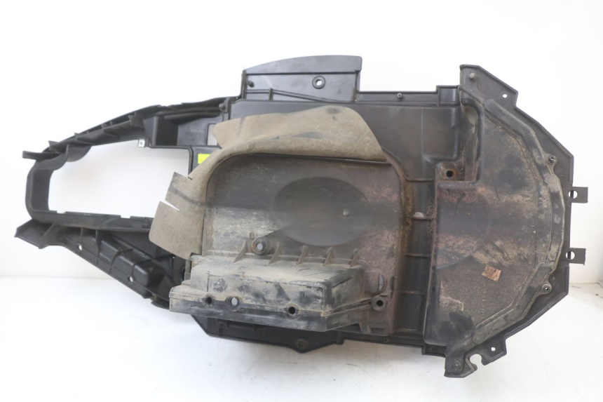 photo de SEAT STORAGE BOX HONDA FES PANTHEON 2T 125 (1998 - 2002) - Surface and material condition