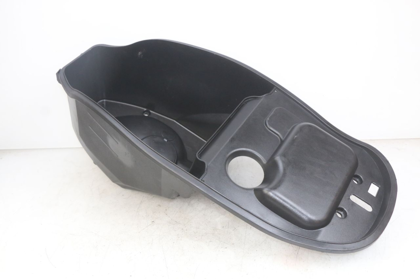 photo de SEAT STORAGE BOX SYM FIDDLE 3 III 125 (2014 - 2020) - Zoom on usage condition