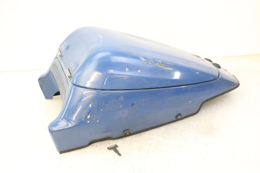 photo de SEAT STORAGE BOX YAMAHA FJR ABS 1300 (2006 - 2012) - Surface and material condition