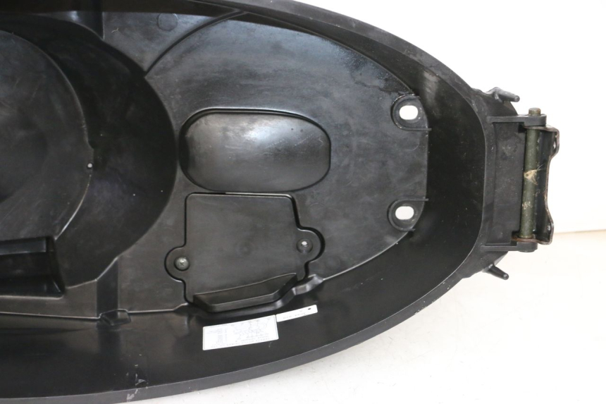 photo de UNDERSEAT STORAGE MBK FLAME X 125 (2007 - 2016) - Distinctive features