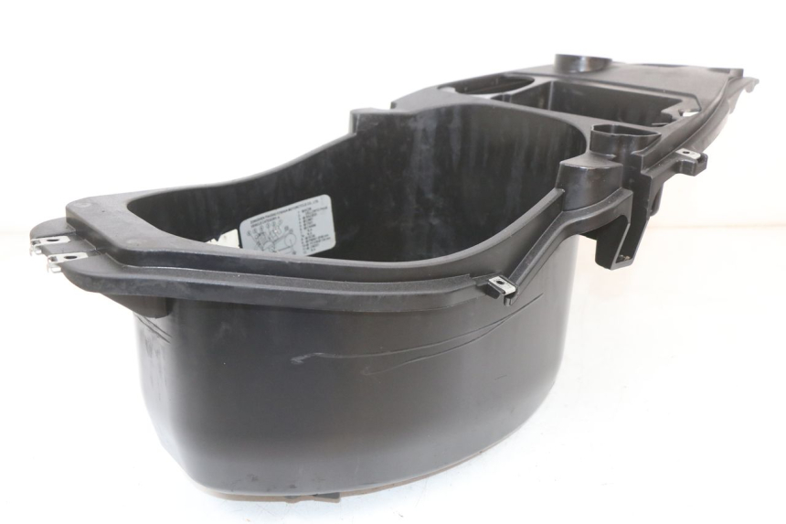 photo de UNDERSEAT STORAGE PIAGGIO FLY 2T 50 (2004 - 2017) - Alternative perspective