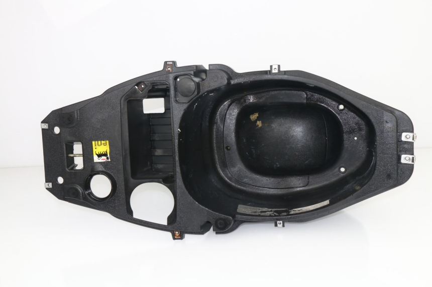 photo de UNDERSEAT STORAGE PIAGGIO FLY 125 (2005 - 2012) - Zoom on usage condition