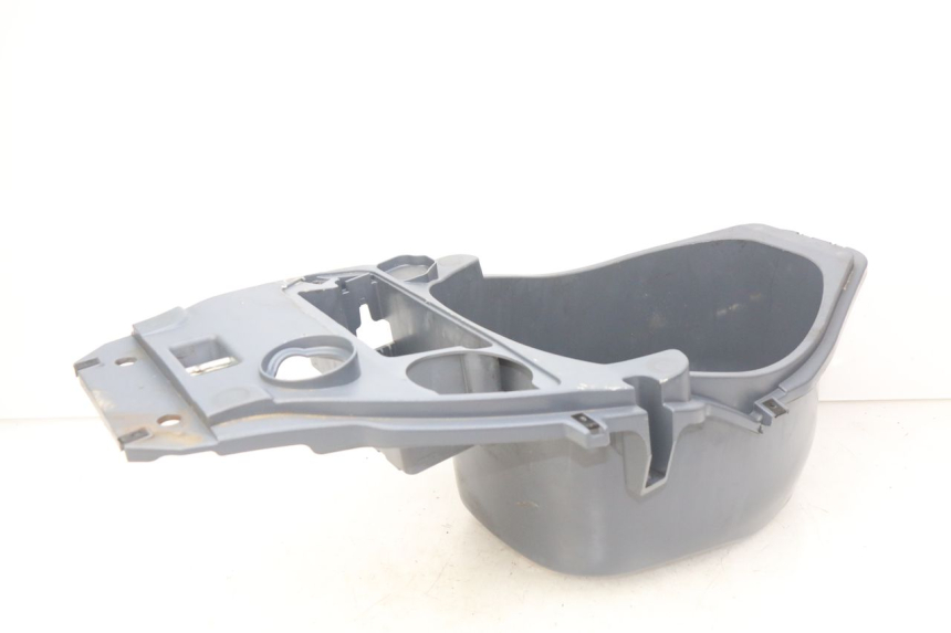 photo de SEAT STORAGE BOX PIAGGIO FLY 100 (2006 - 2010) - Zoom on usage condition