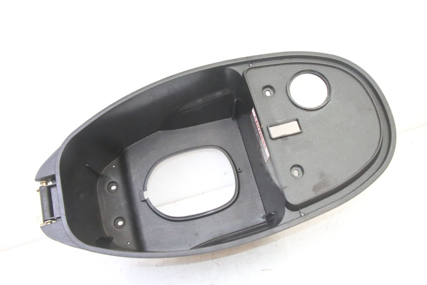 photo de SEAT BOX VENESI FLY RETRO 4T 50 (2020 - 2025) - Technical close-up