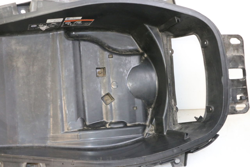 photo de UNDERSEAT STORAGE HONDA FORZA ABS 300 (2013 - 2017) - Distinctive features