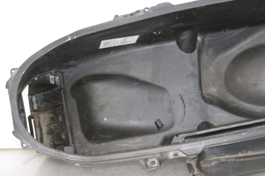 photo de SEAT STORAGE BOX HONDA FORZA 125 (2015 - 2016) - Surface and material condition