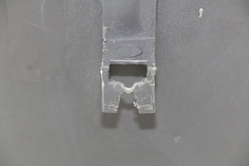 photo de UNDERSEAT STORAGE SACHS FY125T FY T 125 (2007 - 2011) - Technical close-up