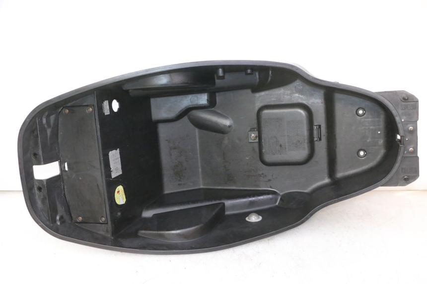 photo de UNDERSEAT STORAGE KYMCO GRAND DINK 125 (2002 - 2007) - Main view