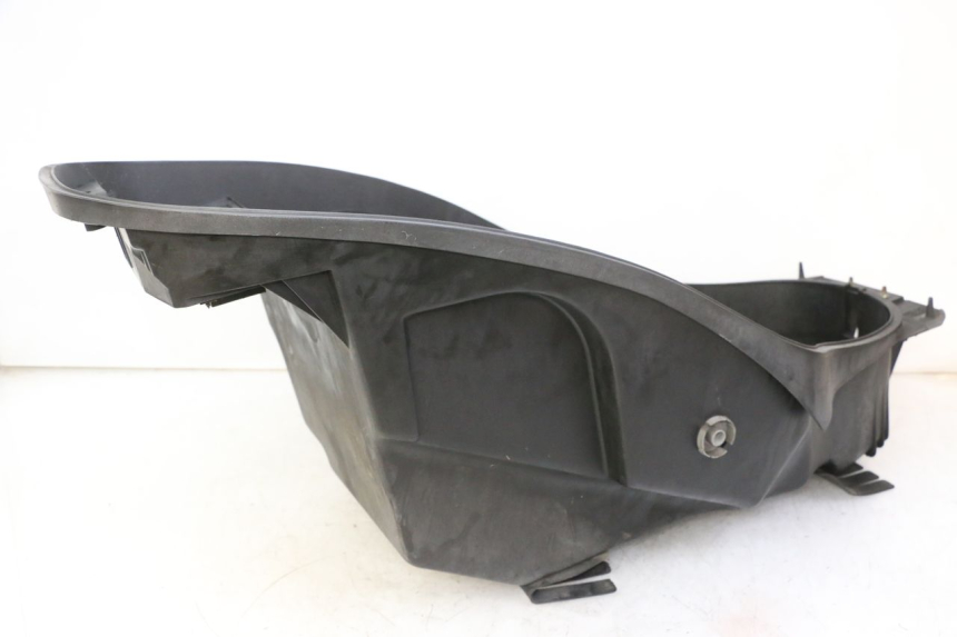 photo de UNDERSEAT STORAGE KYMCO GRAND DINK 125 (2002 - 2007) - Alternative perspective