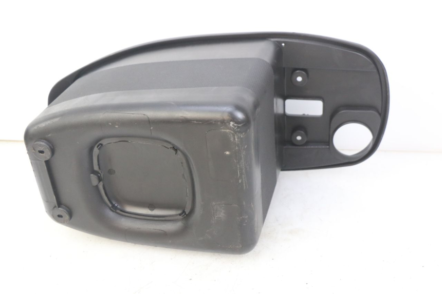 photo de SEAT STORAGE BOX JM MOTORS GT LINE 4T 50 (2021 - 2023) - Zoom on usage condition