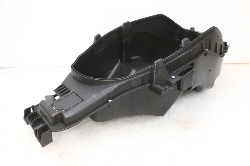 photo de UNDERSEAT STORAGE JM MOTORS GTS 125 (2015 - 2019) - Alternative perspective