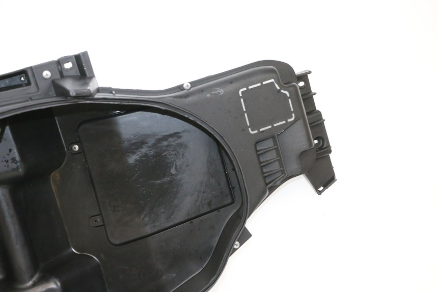 photo de UNDERSEAT STORAGE JM MOTORS GTS 125 (2015 - 2019) - Fixing points details