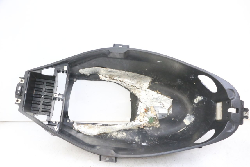 photo de UNDERSEAT STORAGE PIAGGIO IE MP3 YOURBAN 300 (2011 - 2016) - Main view