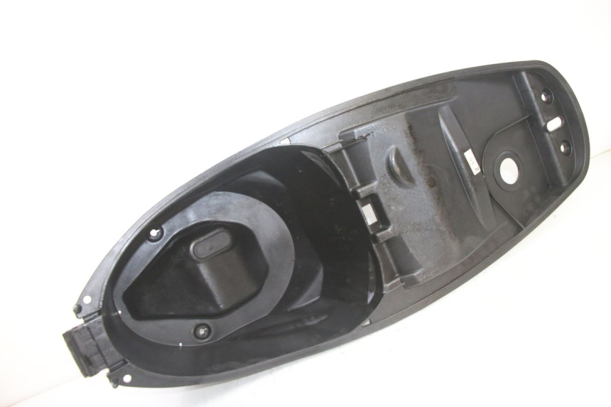 photo de SEAT STORAGE BOX SYM JET 14 4T 50 (2018 - 2022) - Zoom on usage condition