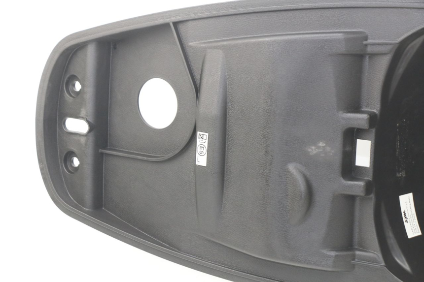 photo de SEAT STORAGE BOX SYM JET 4 4T 50 (2018 - 2021) - Fixing points details