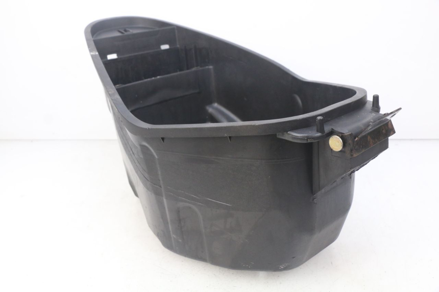 photo de SEAT STORAGE BOX RIDE KALLIO 50 (2010 - 2019) - Zoom on usage condition