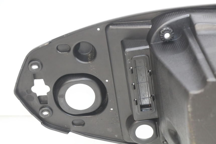 photo de SEAT TRUNK PEUGEOT KISBEE 2T 50 (2010 - 2017) - Zoom on usage condition