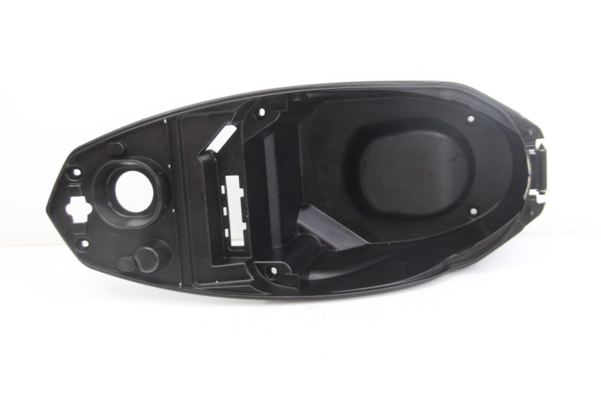 photo de SEAT STORAGE BOX PEUGEOT KISBEE 4T 50 (2018 - 2022) - Zoom on usage condition