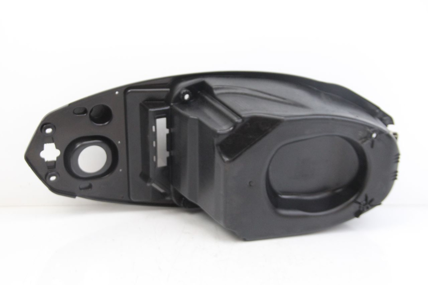 photo de SEAT STORAGE BOX PEUGEOT KISBEE 4T 50 (2018 - 2022) - Fixing points details