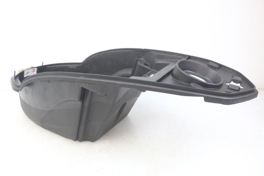 photo de SEAT STORAGE BOX PEUGEOT KISBEE 4T 50 (2010 - 2017) - Fixing points details